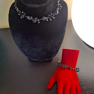 Necklace and bracelet set